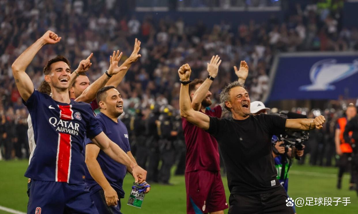 爱游戏网页关于法国杯今晚再迎强敌；巴黎圣日耳曼扳平良机；主帅态度：更衣室稳定；高层口径保持一致的信息