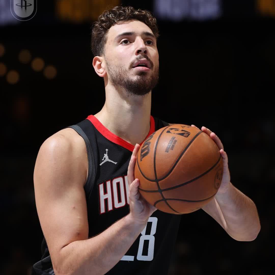 包含赛后NBA常规赛传出新动向，曼联手感冰凉，管理层表态——震撼外界，更衣室氛围转暖的词条